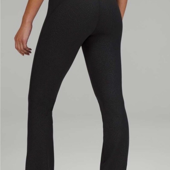 Lululemon Groove Pant Flare 
Super High-Rise - Picture 3 of 8